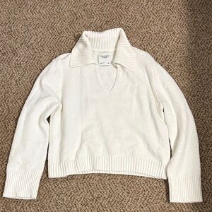 Abercrombie & Fitch White V-Neck Sweater